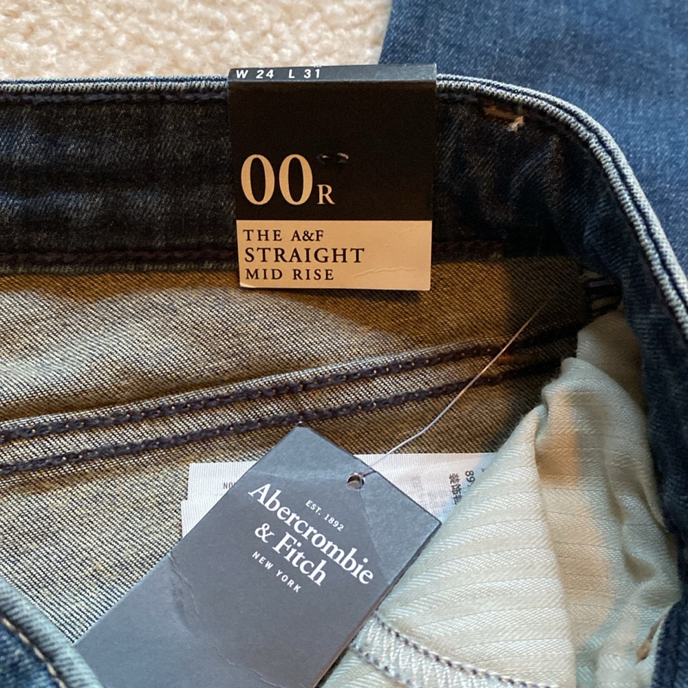 NWT Abercrombie straight leg mid rise jeans - Picture 5 of 6
